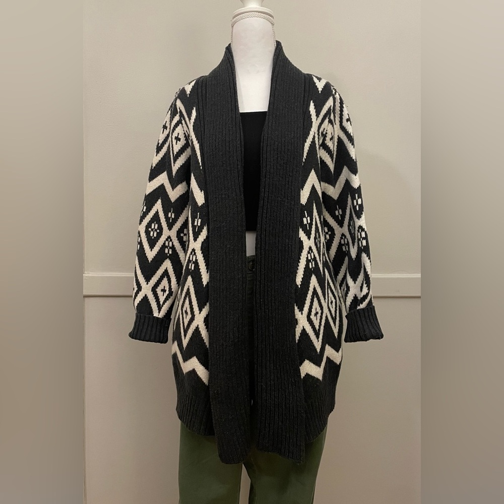 Old Navy Heavy Black and White Geo Long Line Cardigan